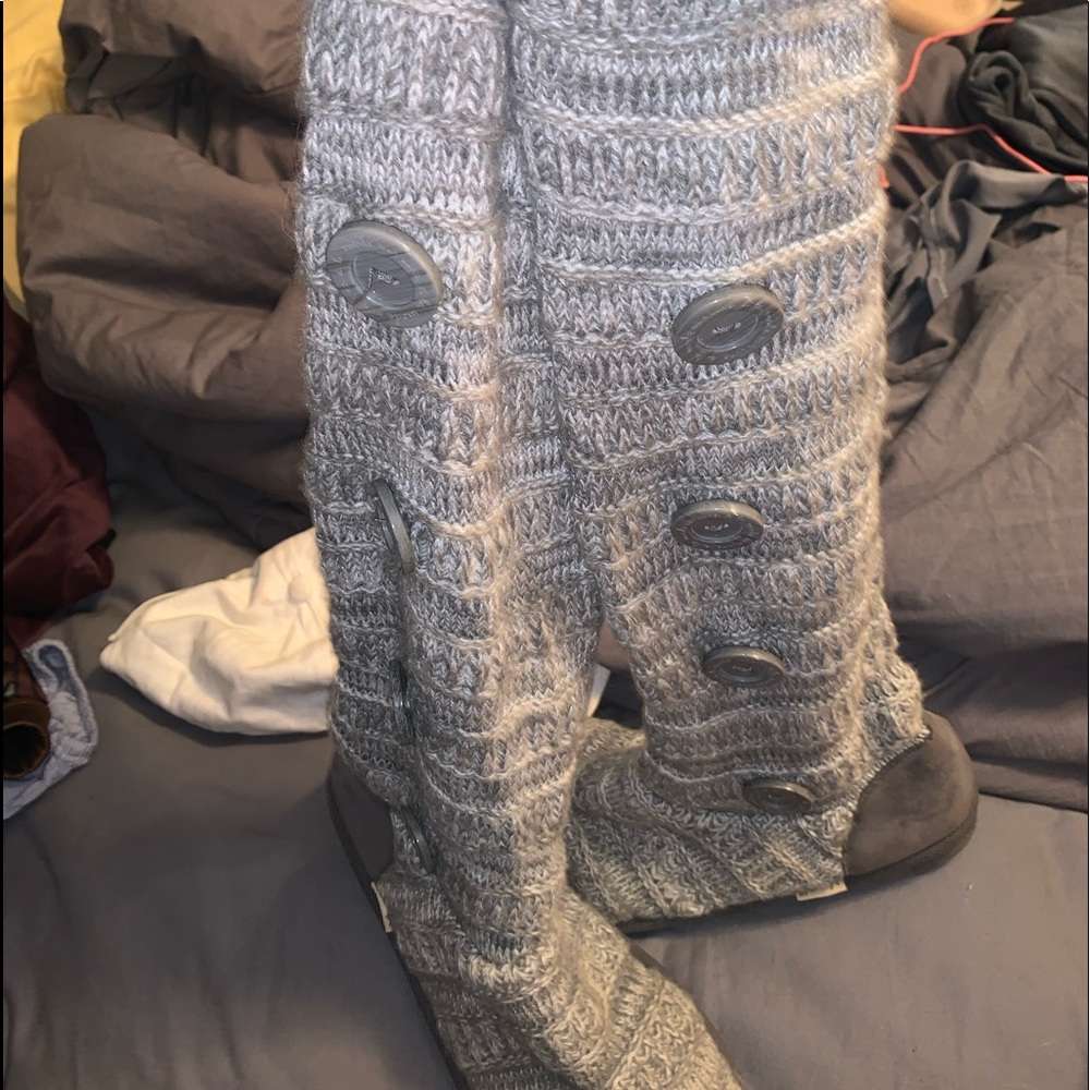 Grey knit boots